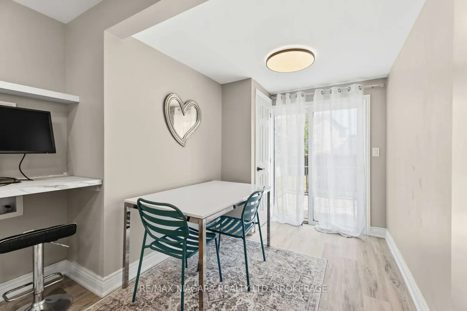 77 Semley Avenue photo 5