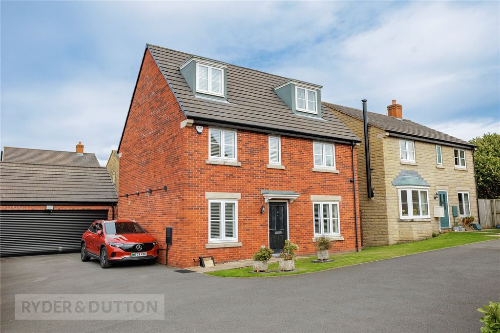 5 bed detached house for saleHawthorn Drive, Glossop, Derbyshire SK13