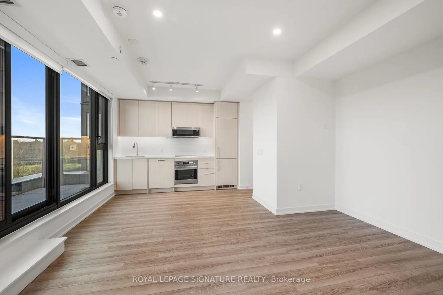 Additional image 15 of 250 Lawrence Avenue 609