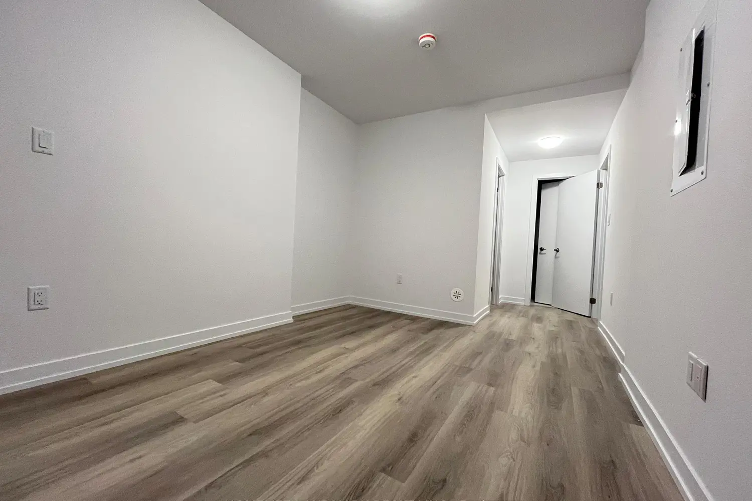 5 Bancroft Lane 319 photo 3