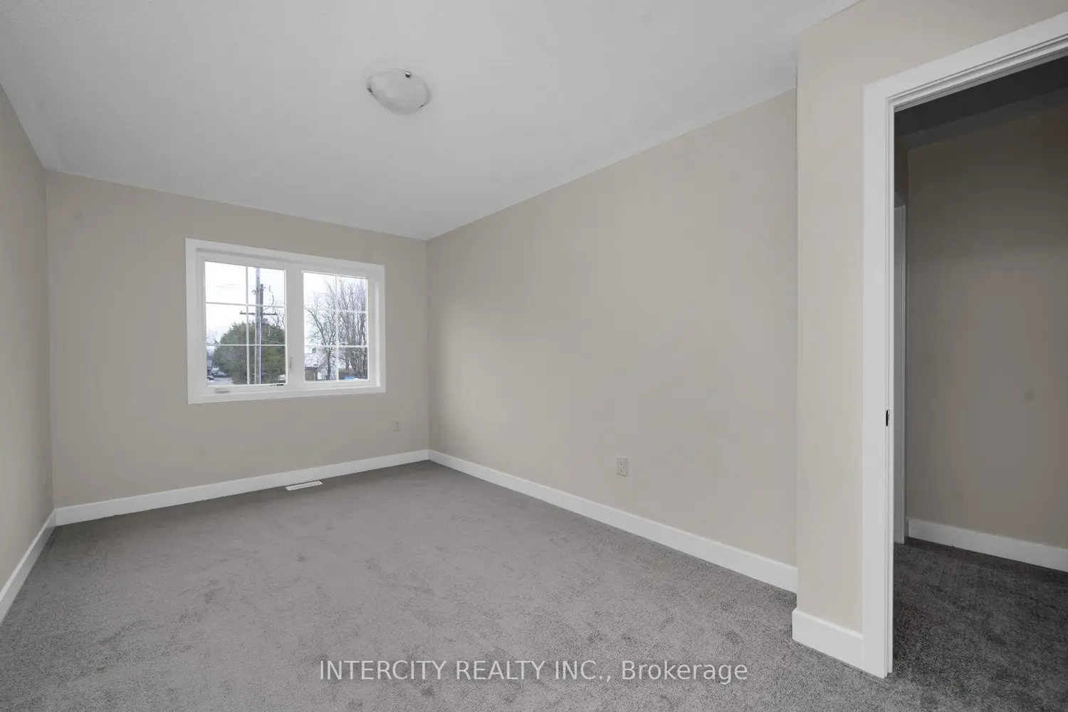 Additional image 14 of 100 Walden Drive Blk 7 Unit 3
