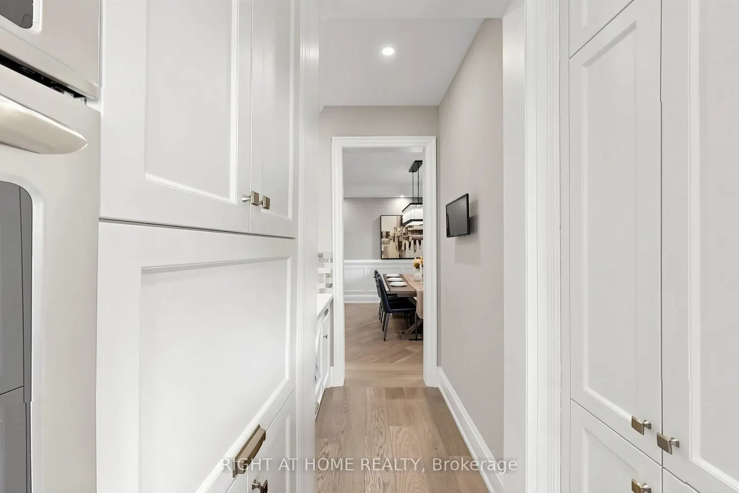 1304 Kilmaurs Avenue photo 5