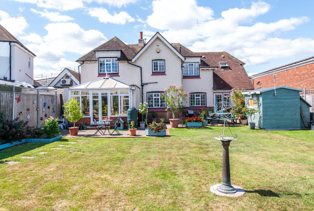 4 bed detached house for saleSinglewell Road, Gravesend, Kent DA11