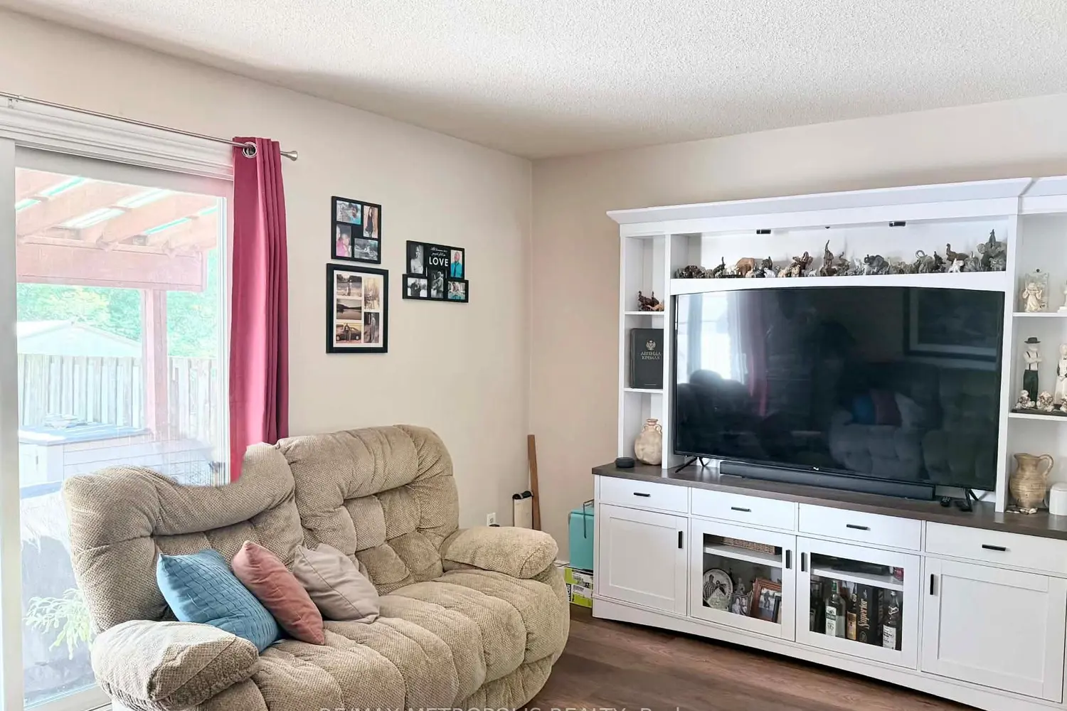 38 Dougherty Crescent photo 5