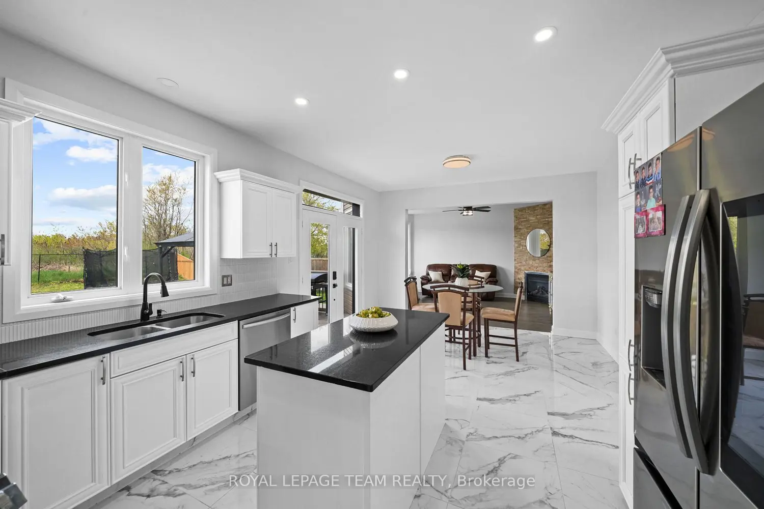 6936 Mary Anne Drive photo 4