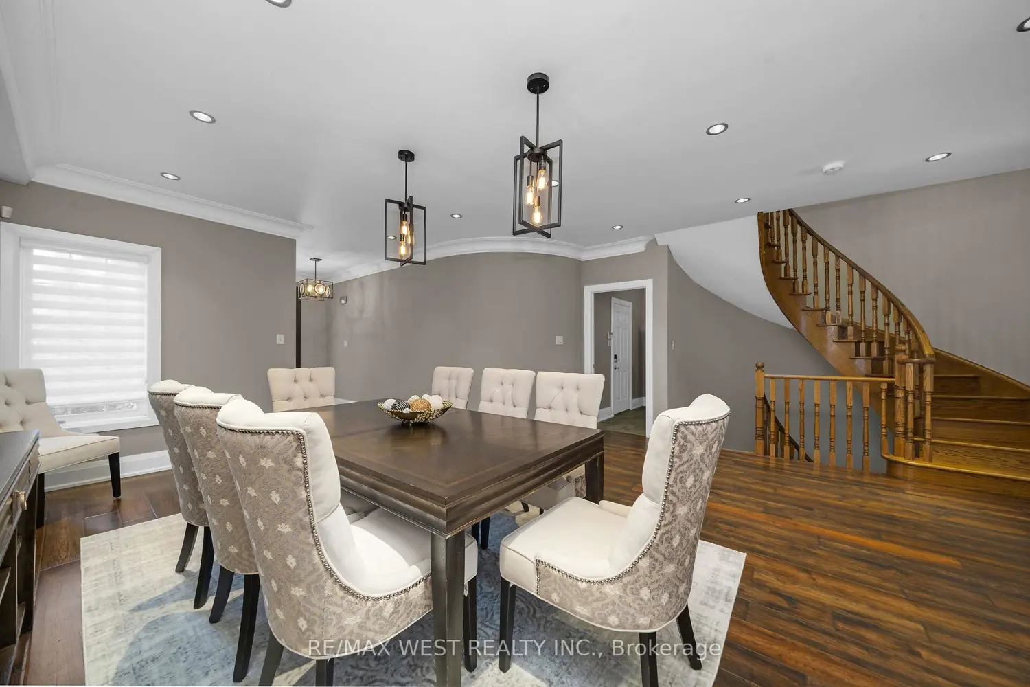99 Gray Park Drive photo 3