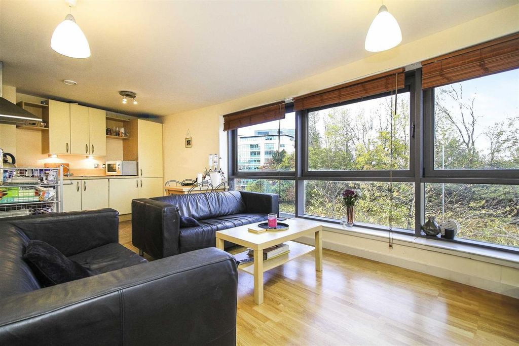 Additional image 4 of 2 bed flat for saleBaltic Quay, Mill Road, Gateshead NE8