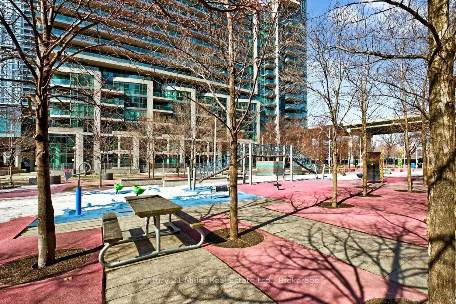 Additional image 15 of 209 Fort York Boulevard 562