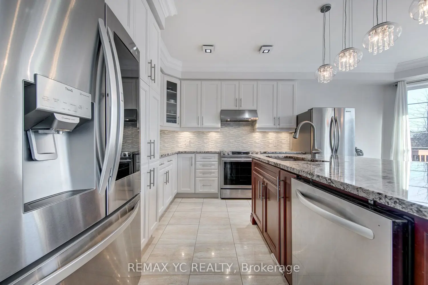 43 Laredo Drive photo 4