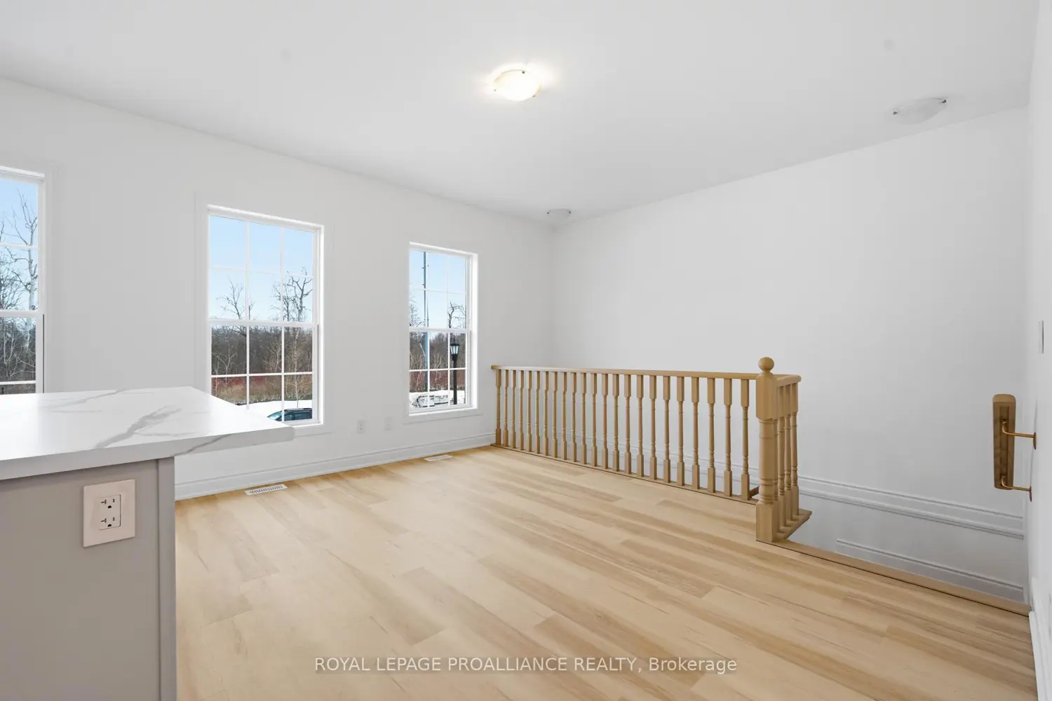 Additional image 9 of 922 Kerr Street