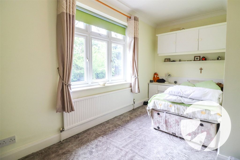 Additional image 15 of 4 bed semi-detached house for salePark Crescent, Northumberland Heath, Erith DA8