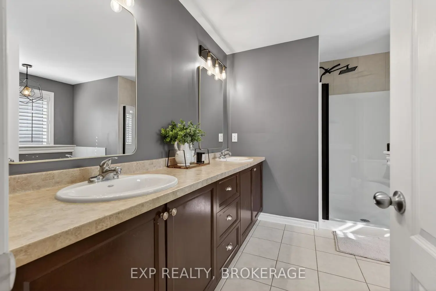 1140 Escala Crescent photo 3