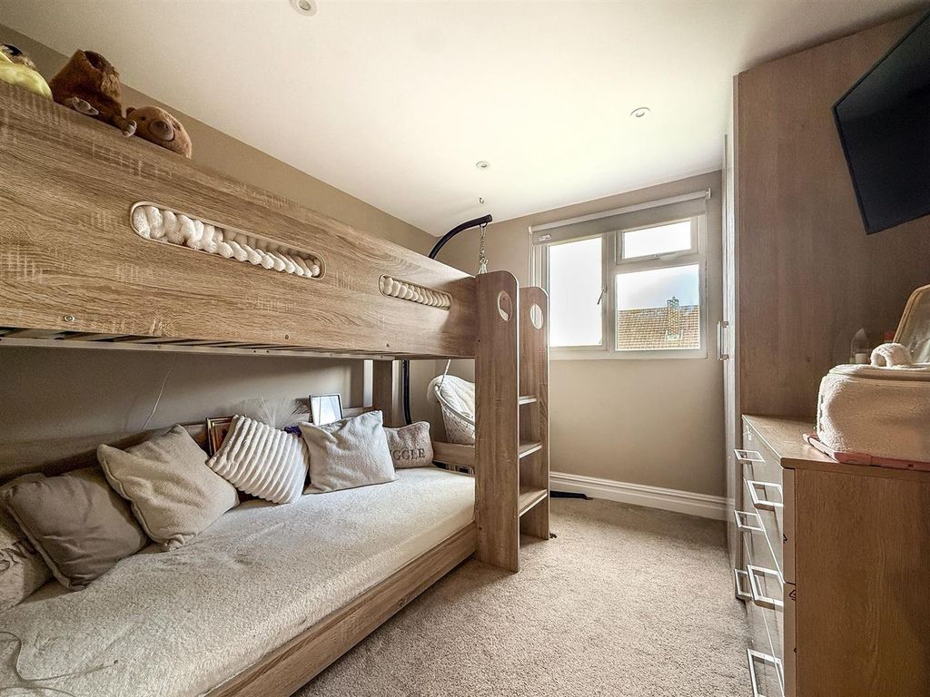 Additional image 10 of 4 bed detached bungalow for saleDore Avenue, Portchester PO16