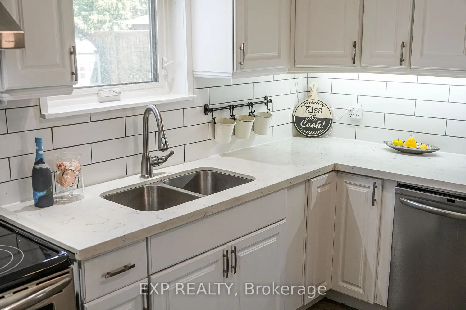 752 Eastbourne Avenue photo 5