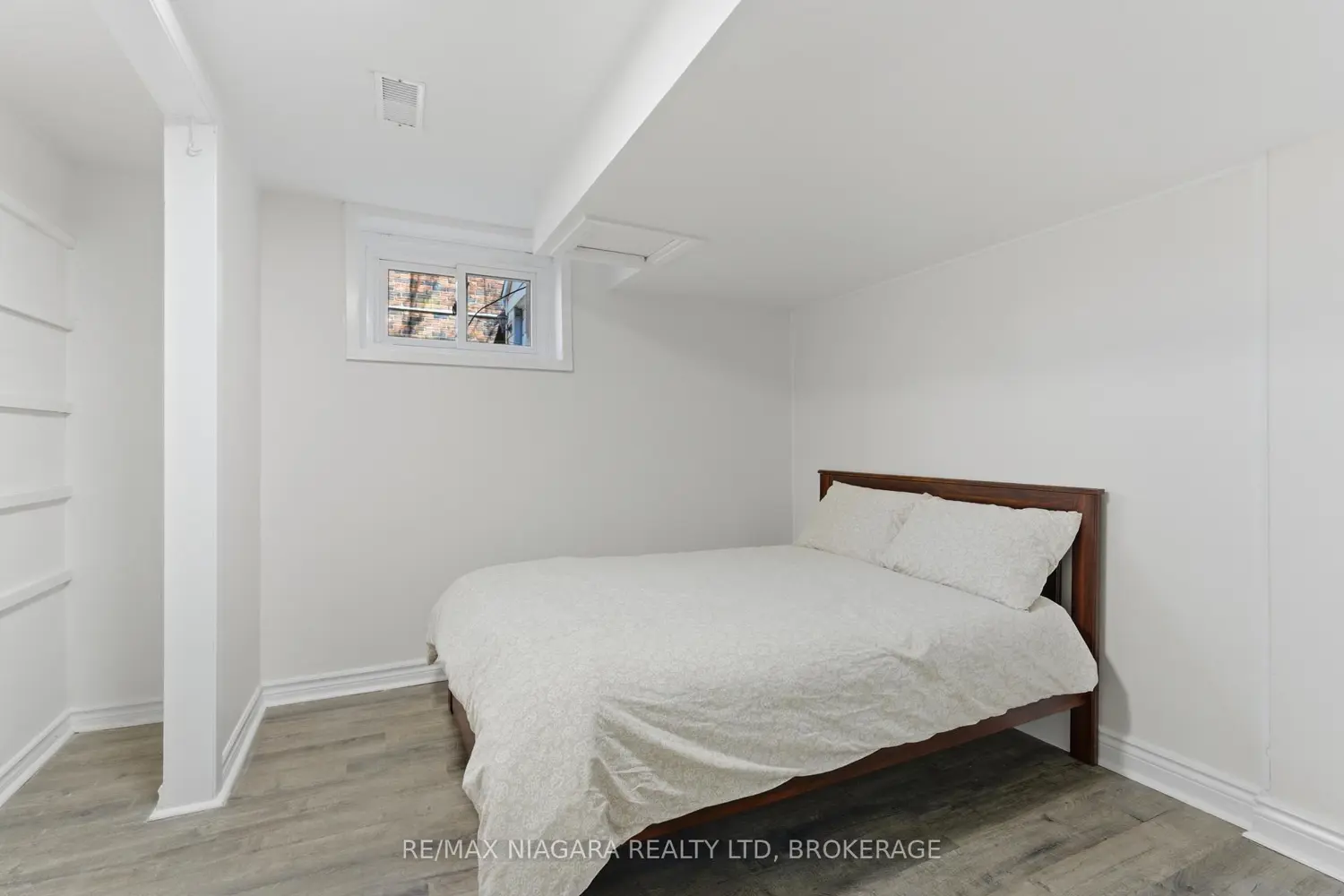 Additional image 14 of 5654 Drummond Road