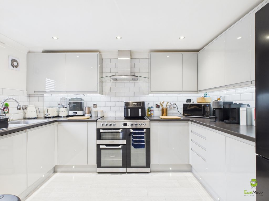 Additional image 5 of 2 bed flat for saleWharfside Close, Erith DA8