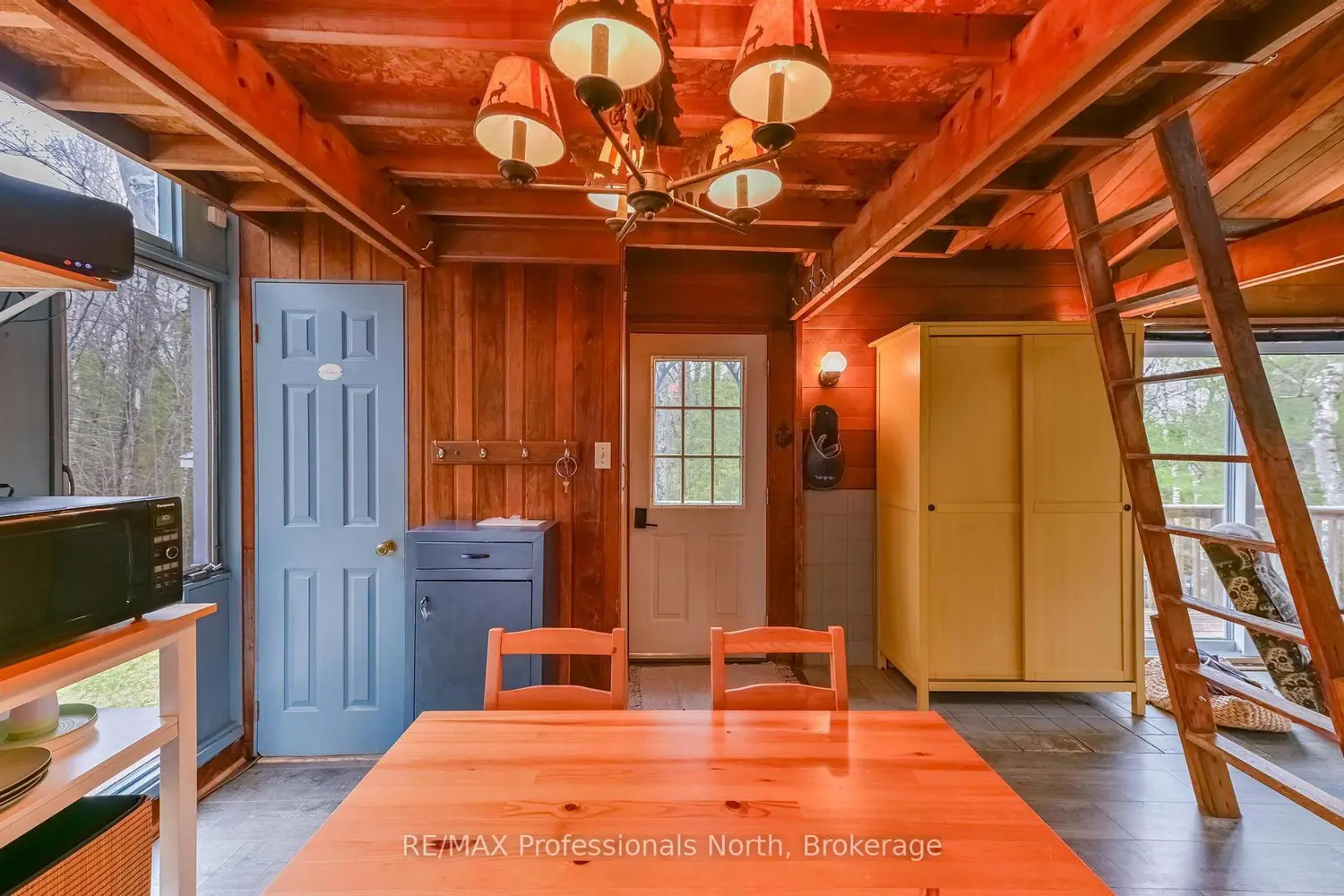 1422 Avery Lane photo 4