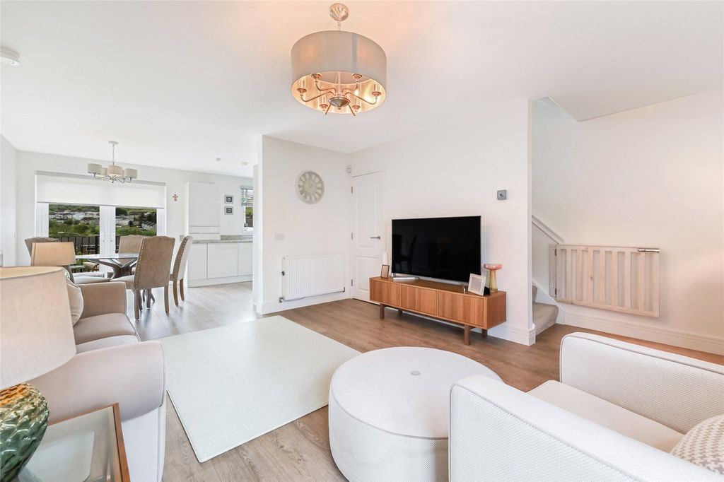 Additional image 14 of 3 bed semi-detached house for saleAuchneagh Gardens, Greenock, Inverclyde PA16