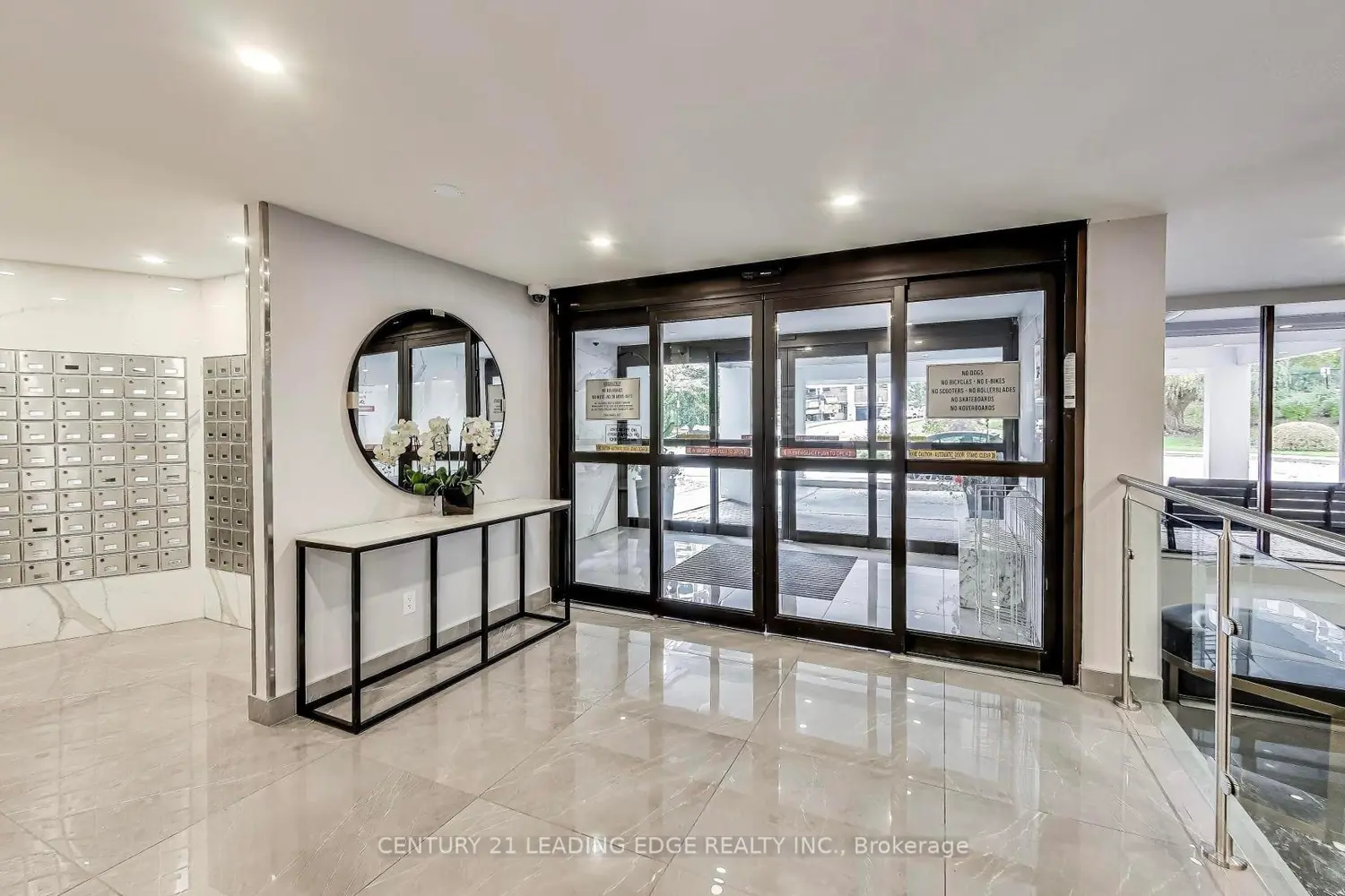 10 Edgecliffe Golfway 815