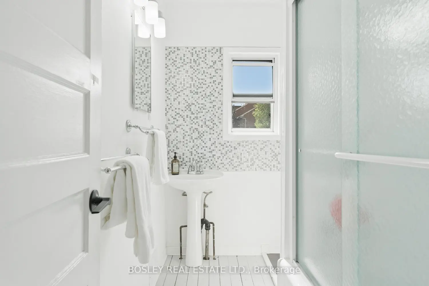 Additional image 15 of 58 Valhalla Boulevard