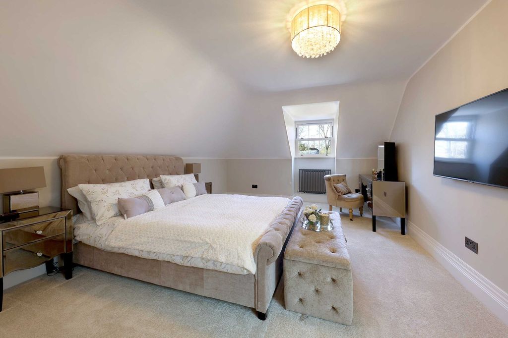 Additional image 30 of 5 bed detached house for saleValley Way, Gerrards Cross, Buckinghamshire SL9