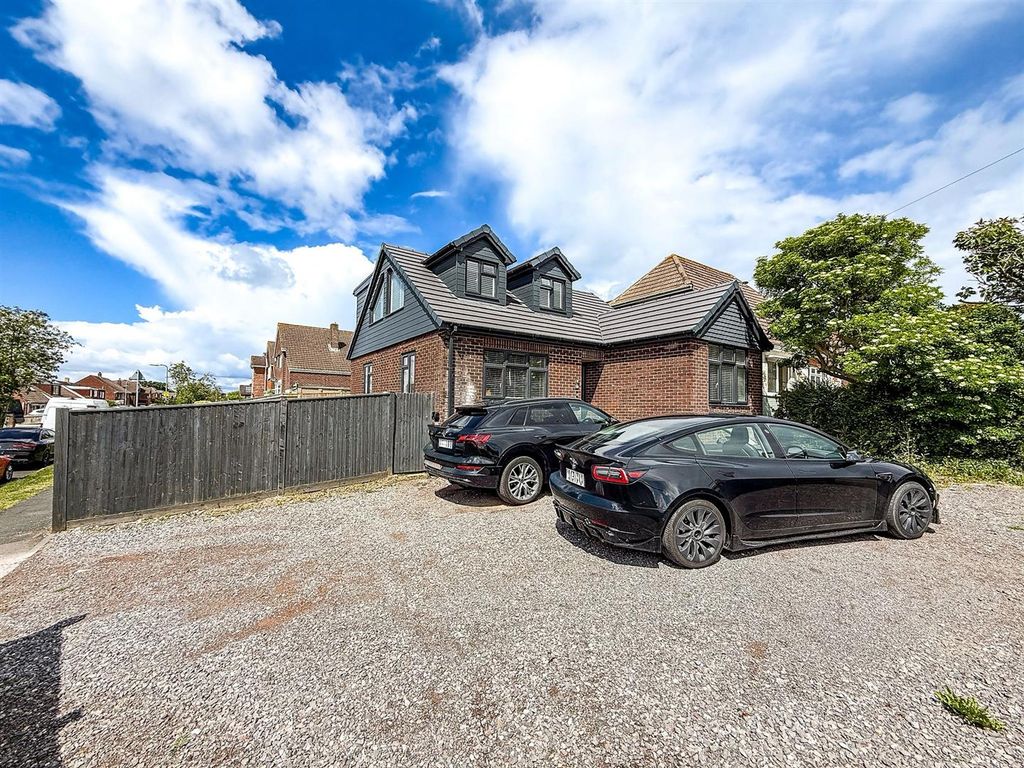 Additional image 20 of 4 bed detached bungalow for saleDore Avenue, Portchester PO16
