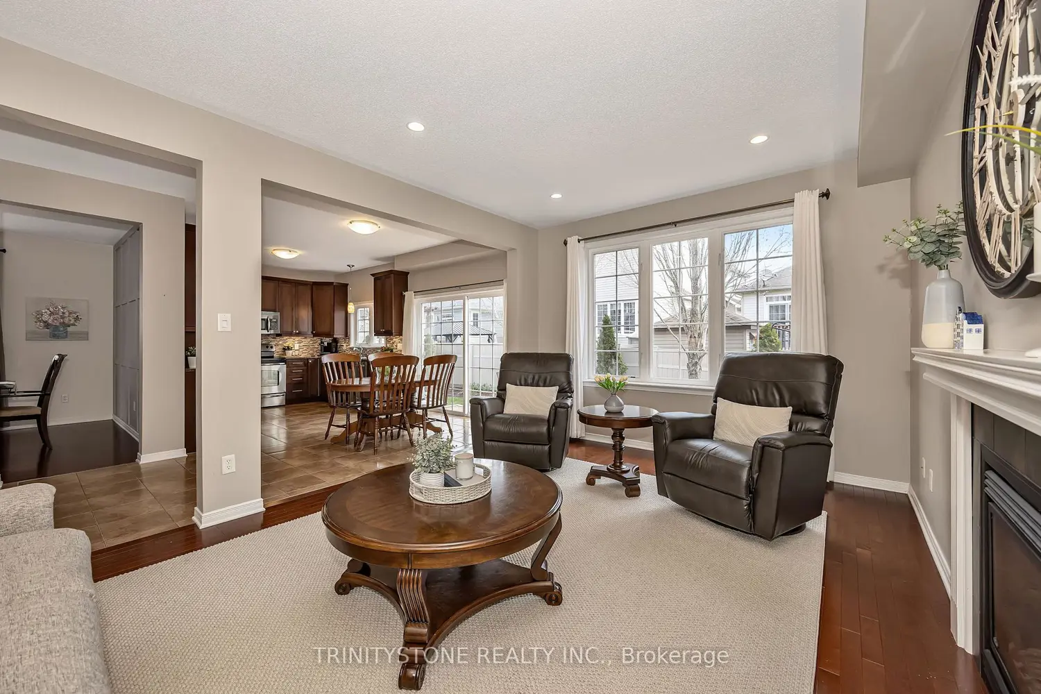 502 Dalewood Crescent photo 2
