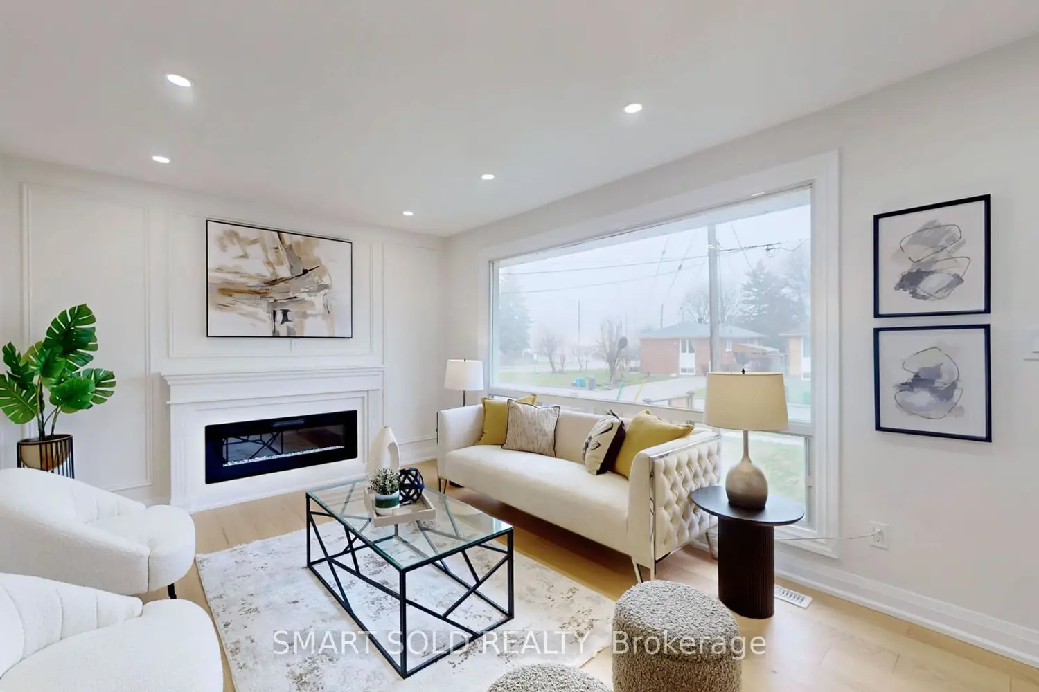 439 Fernleigh Circle photo 2