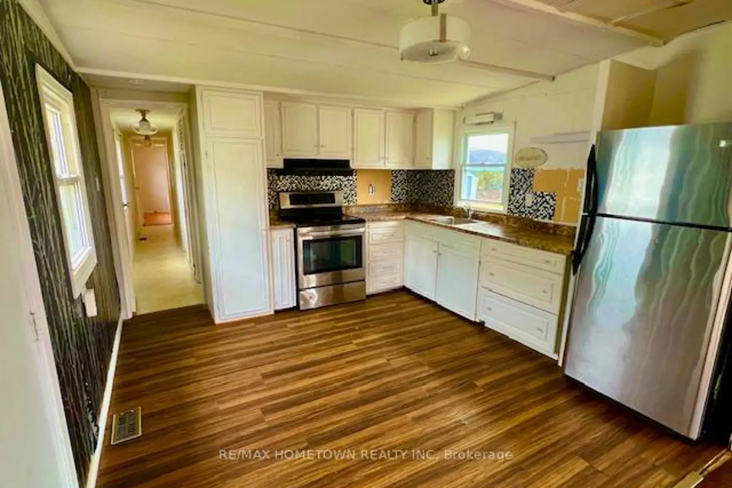 Additional image 6 of 1871 Oxford Avenue 3