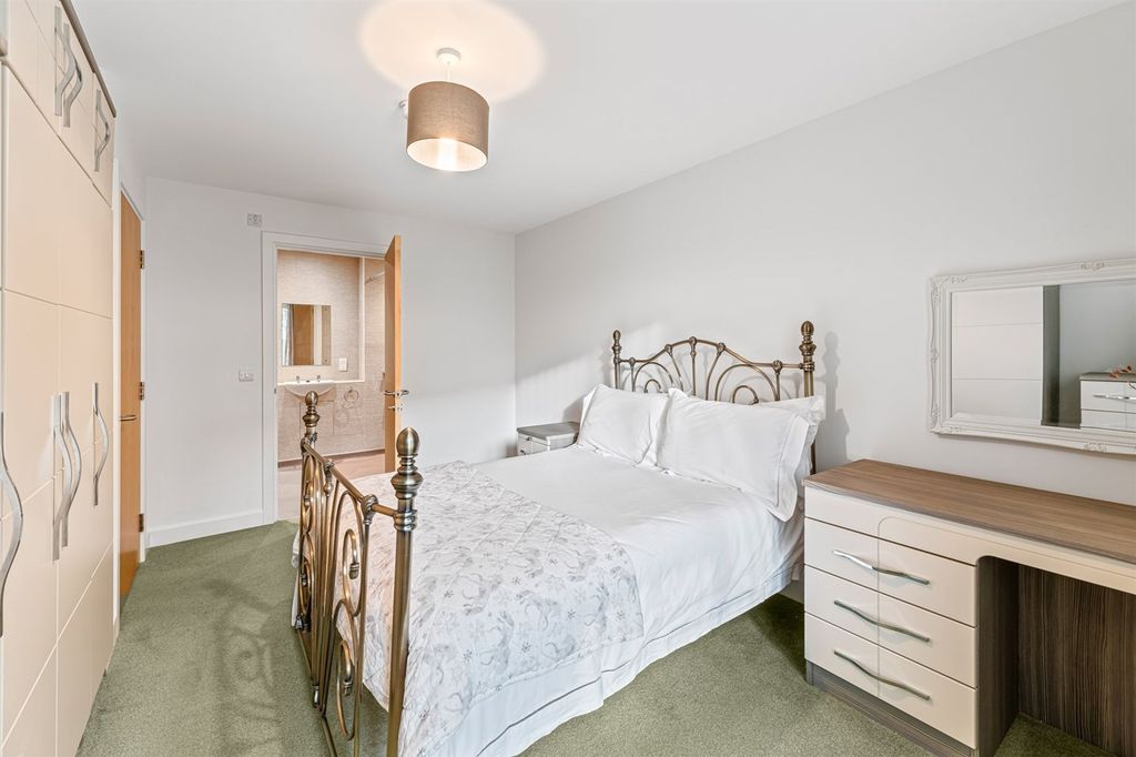 Additional image 6 of 1 bed property for saleCable Drive, Helsby WA6