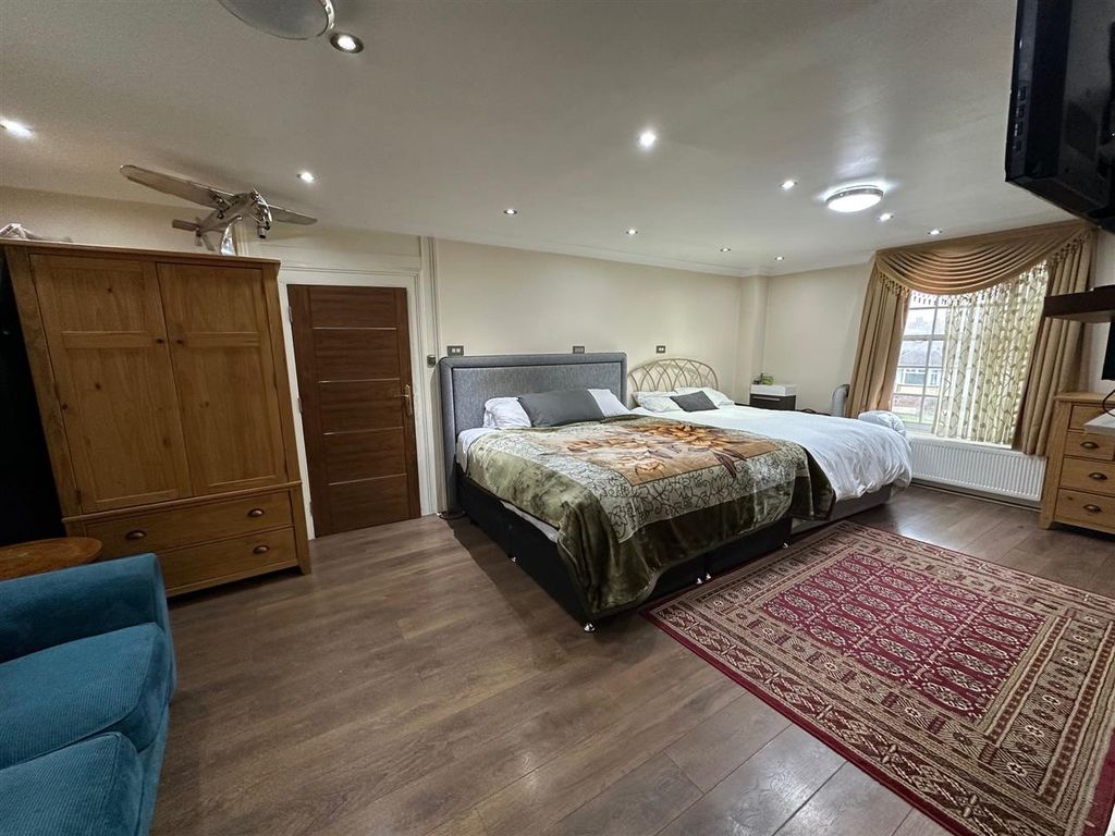 Additional image 9 of 7 bed detached house for saleStaines Road, Bedfont TW14