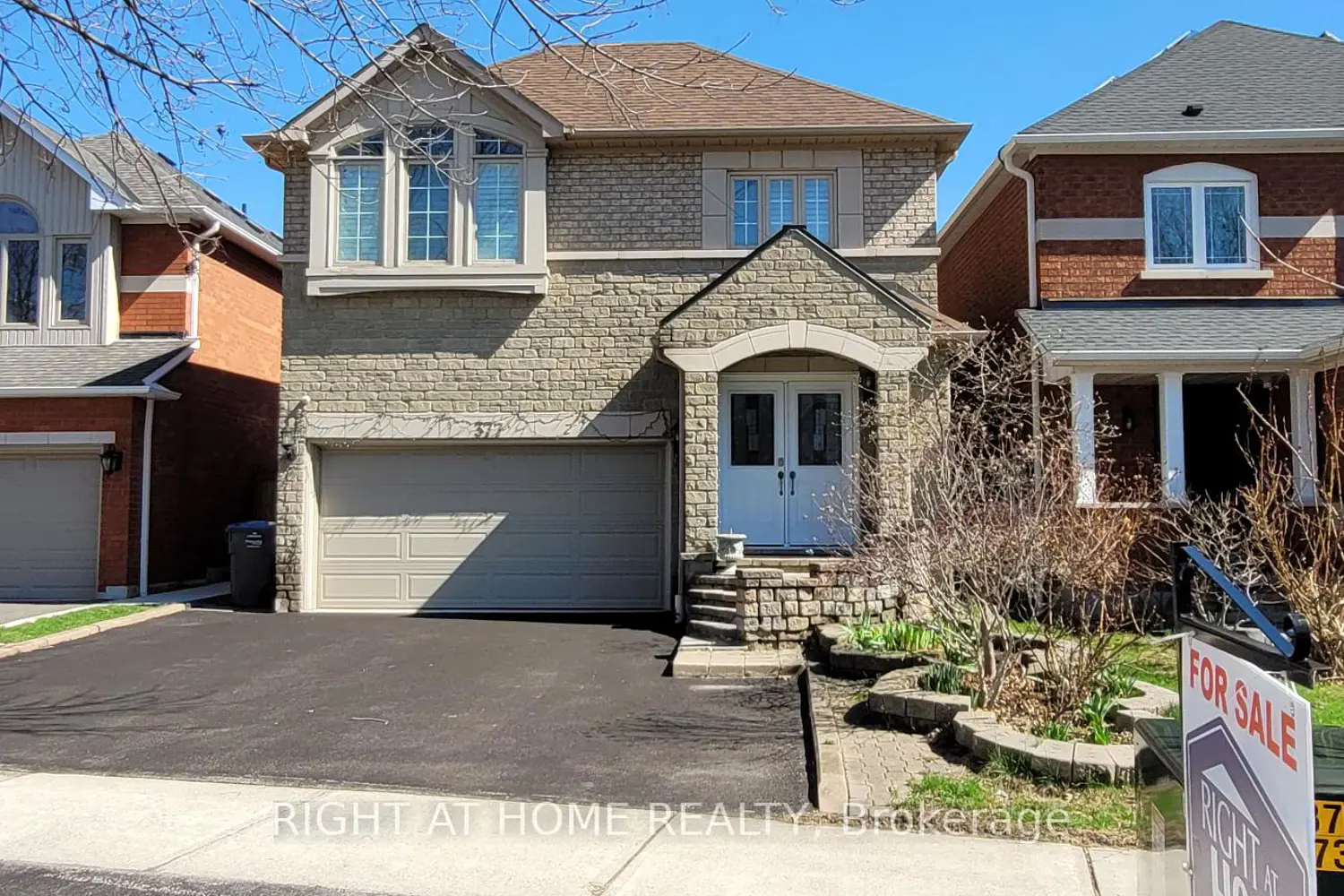 377 Turnberry Crescent