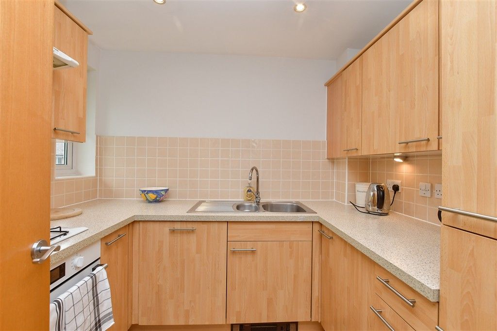 2 bed flat for saleStanley Court, Gillingham, Kent ME7