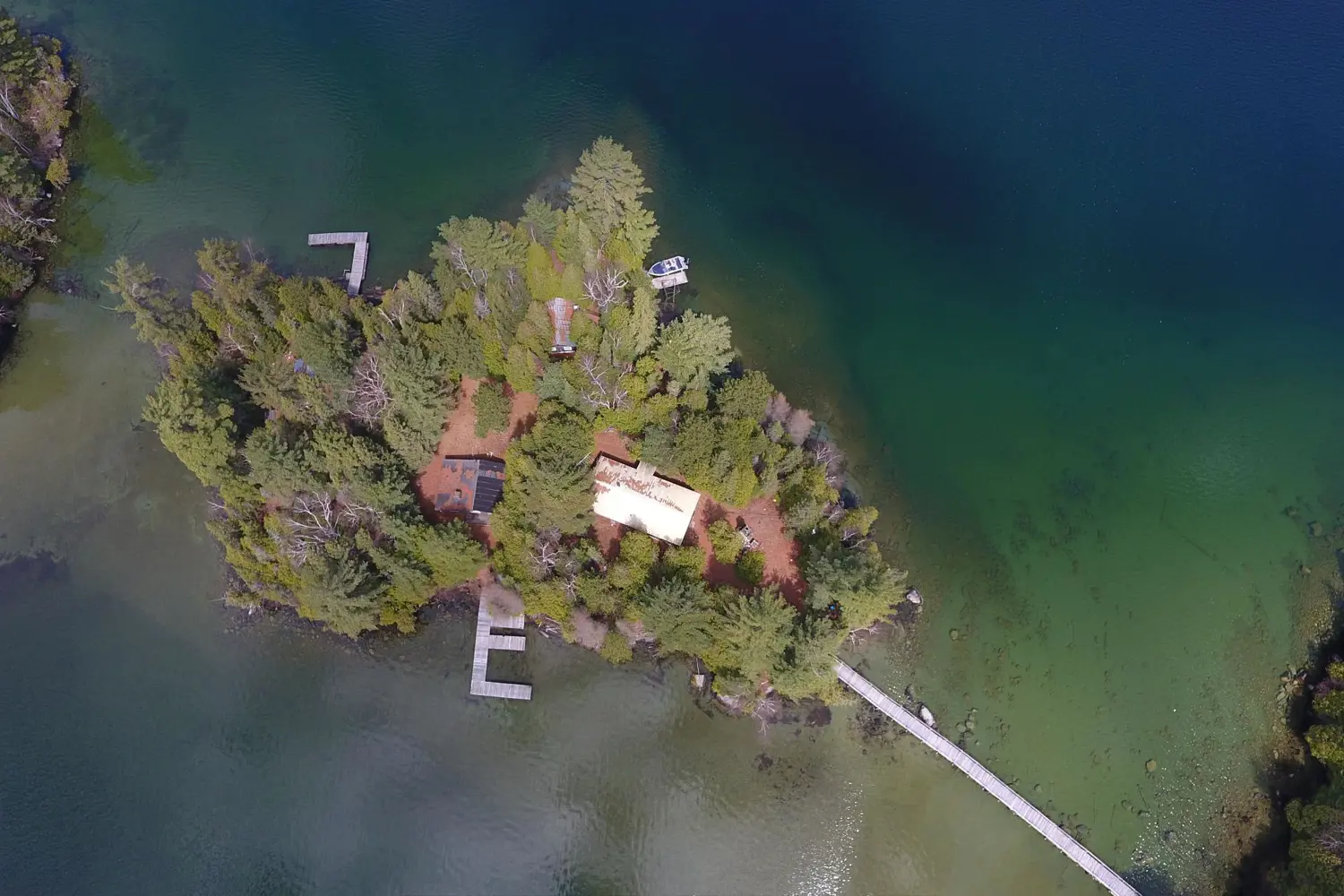 Additional image 2 of 2 Island 939