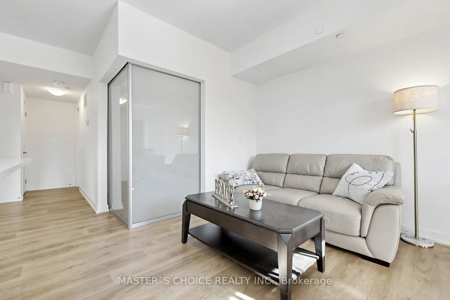 56 Elizabeth Street 1404 photo 4