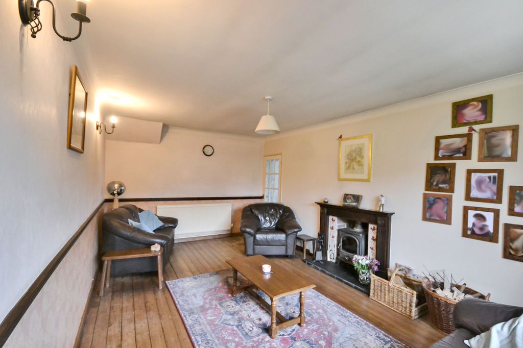 3 bed semi-detached bungalow for saleBroadview, Folkestone CT20