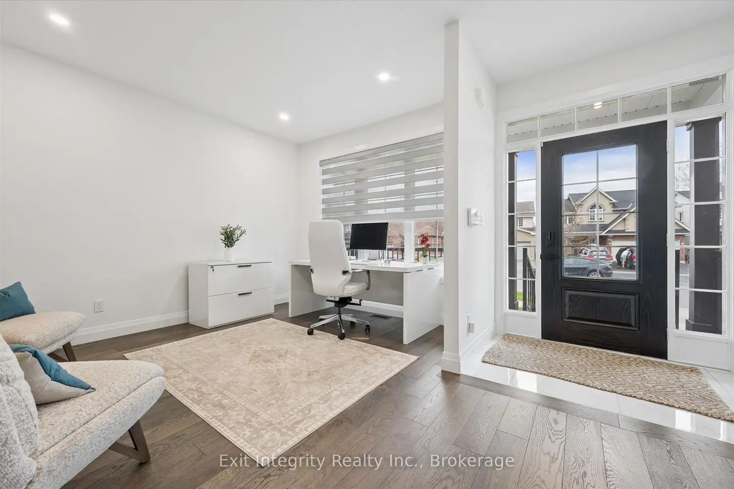 213 Fallowfield Drive photo 4