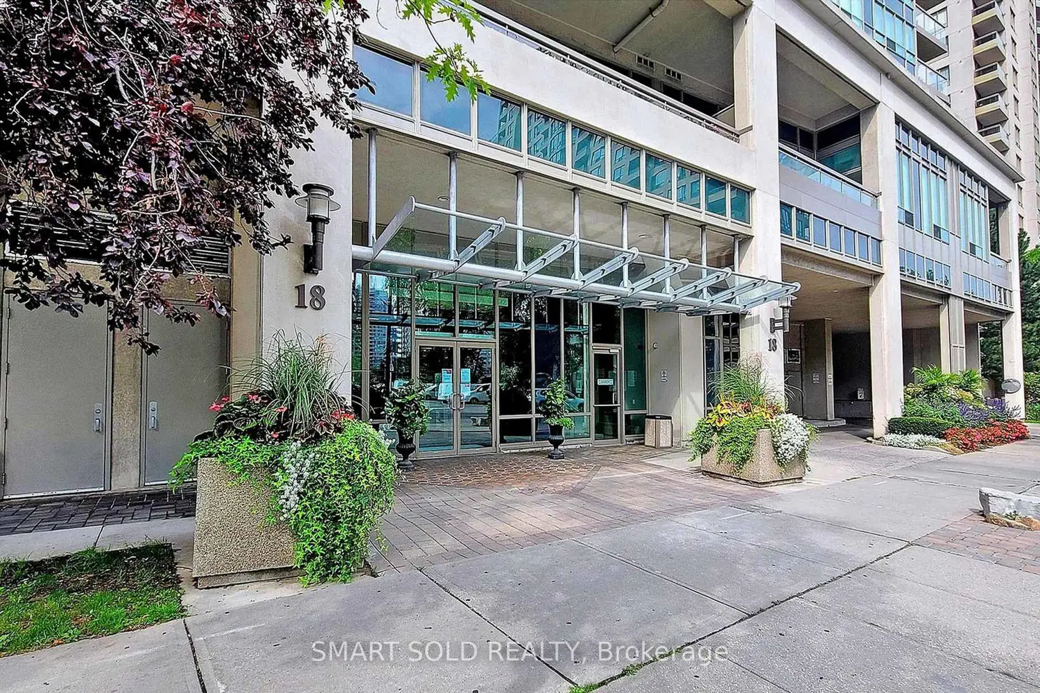 18 Parkview Avenue 1512