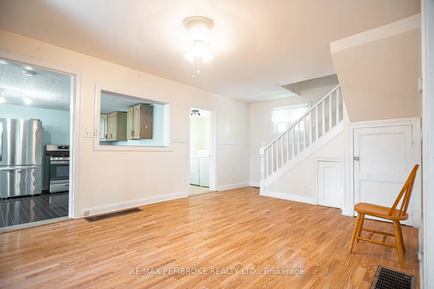 1008 Bronx Street photo 4