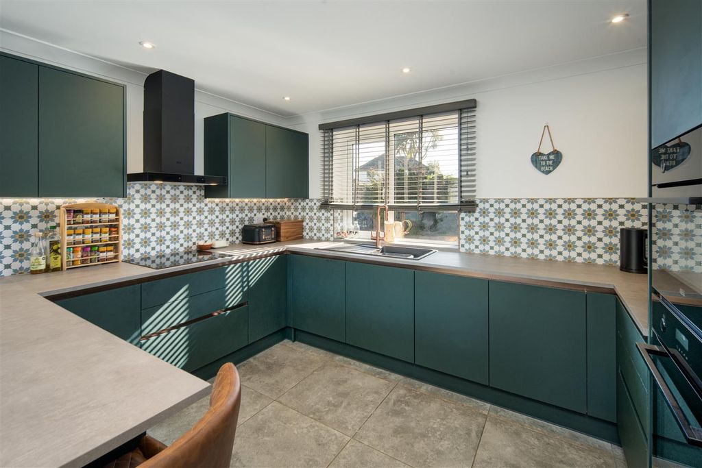 Additional image 2 of 4 bed detached house for saleFreshwater Bay, Isle Of Wight PO40