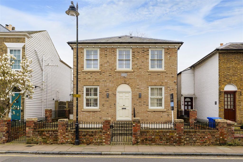 5 bed detached house for saleClark House, South Road, Faversham ME13