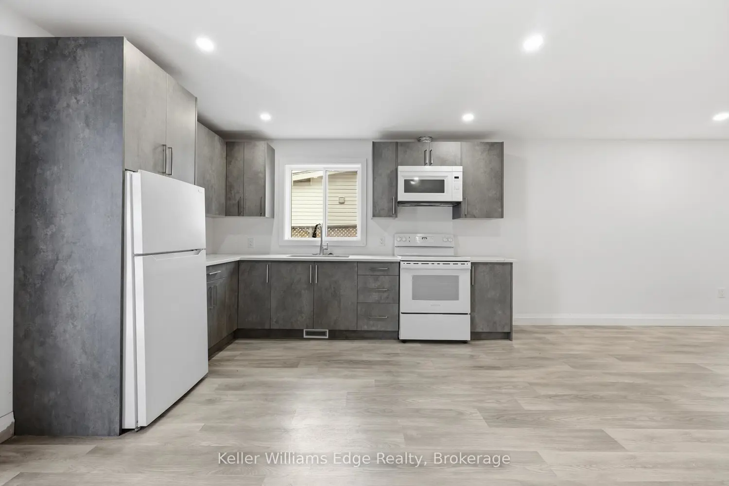 171 Rosslyn Avenue photo 4