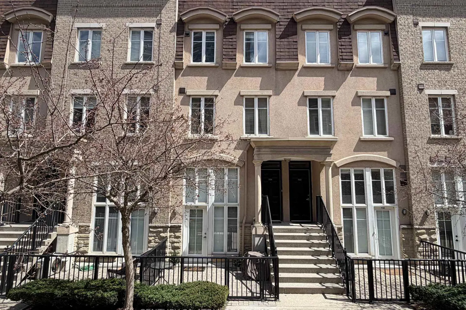 42 Western Battery Road 734