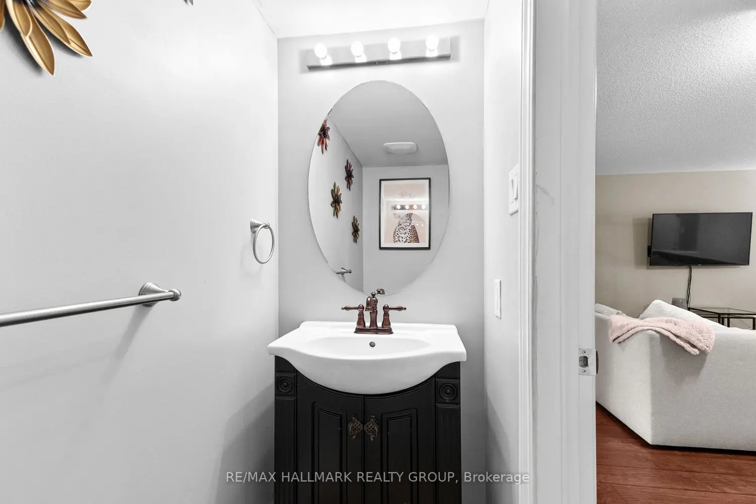 358 Galston Private photo 4