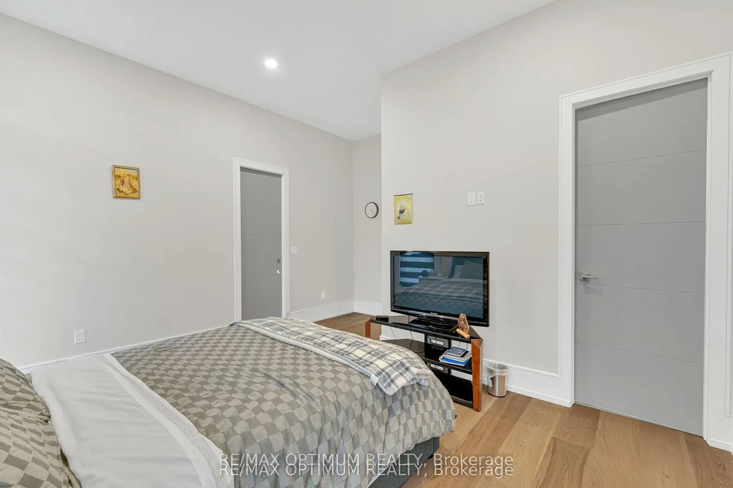 3 Alexander Boulevard photo 4