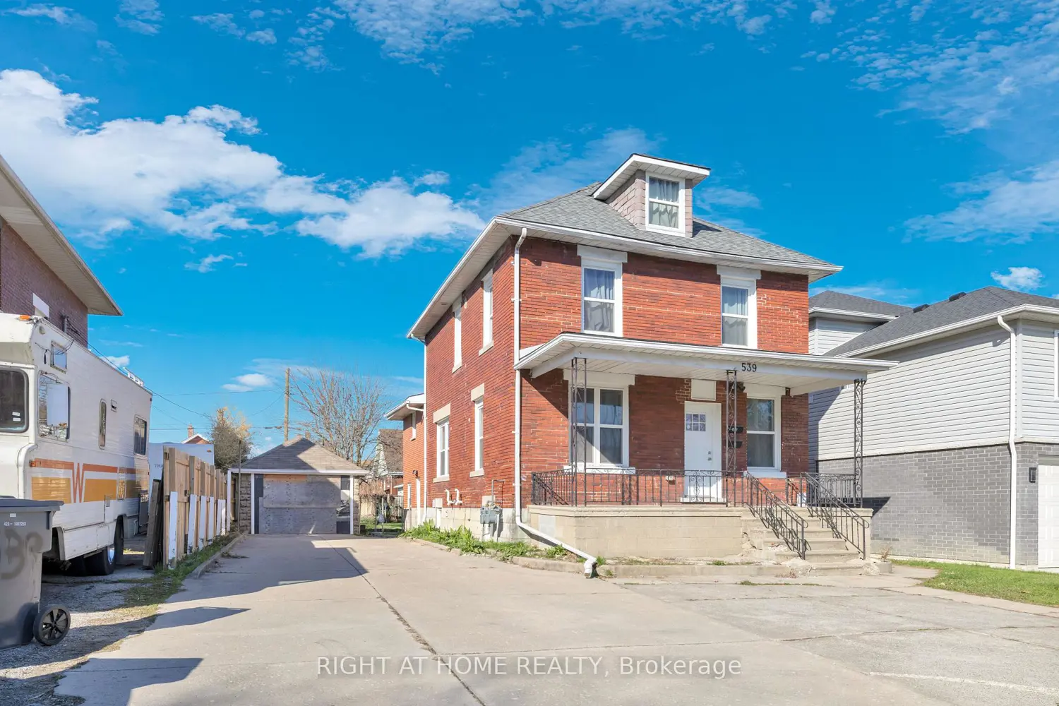 539 Campbell Avenue photo 2