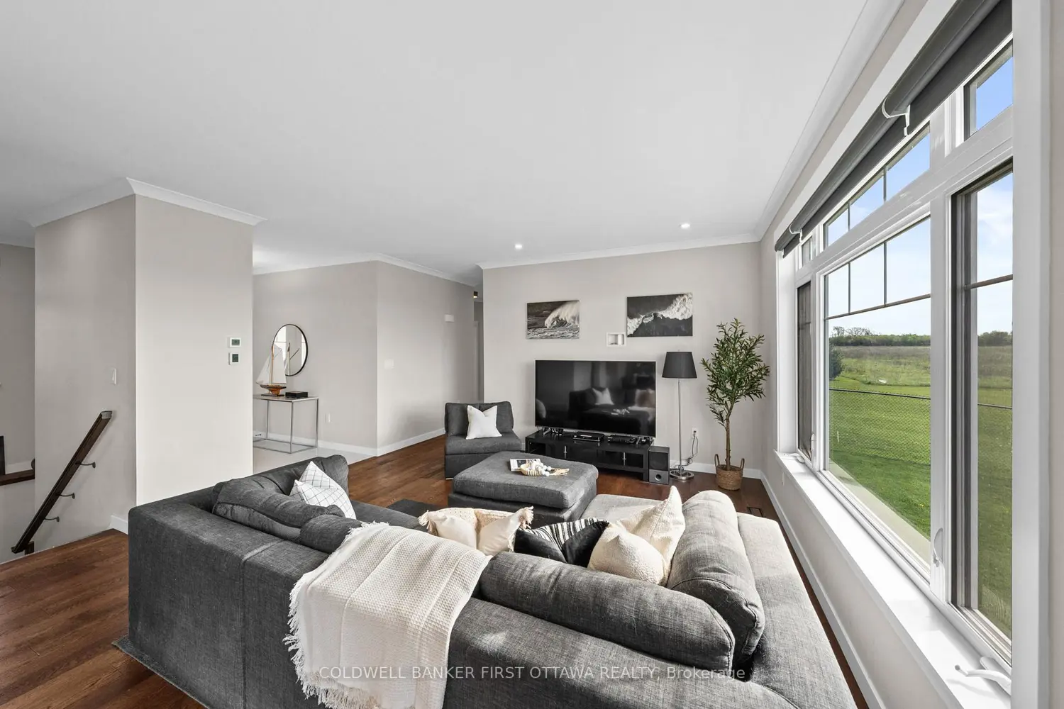1027 Matheson Drive photo 4