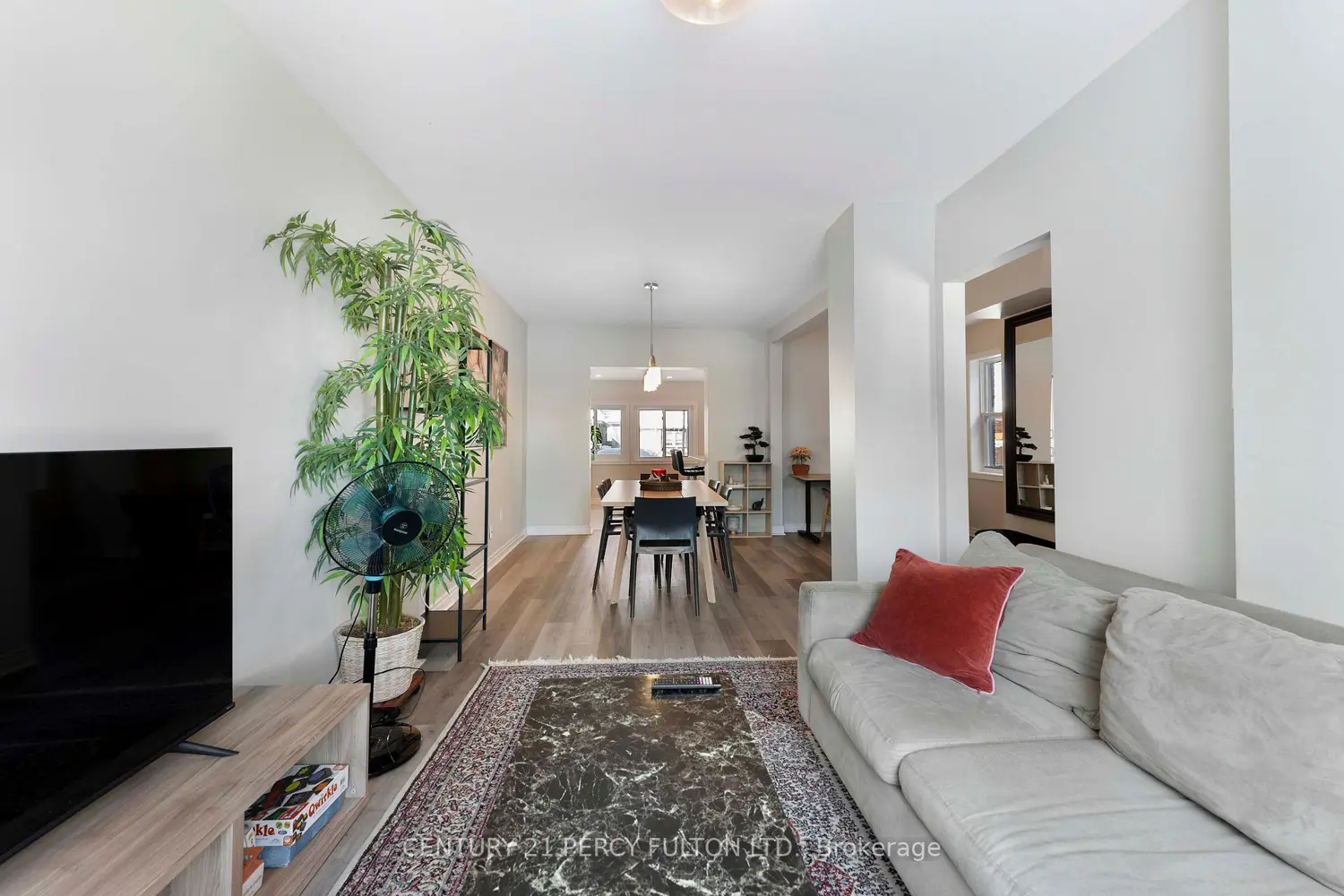 111 Melrose Avenue photo 5