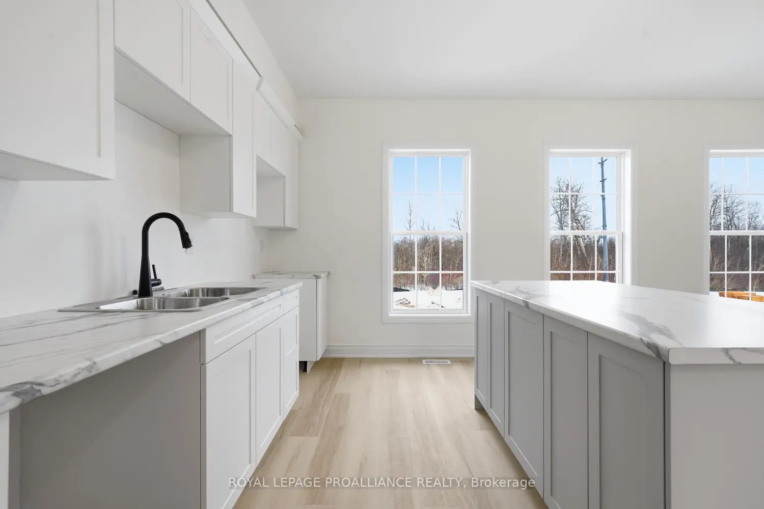 Additional image 12 of 922 Kerr Street