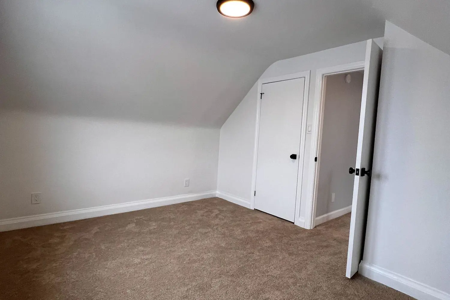 9 Admiral Road photo 4